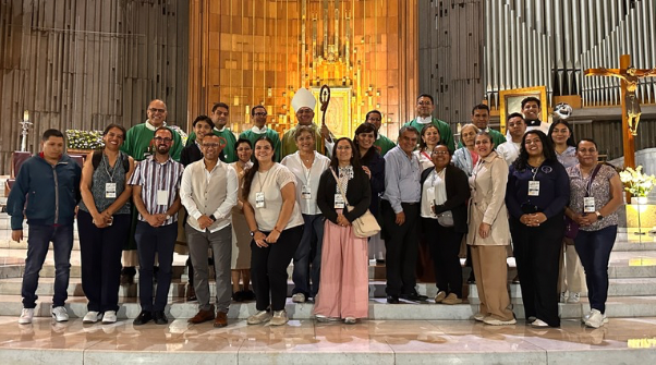 Misa por Periodistas Durante la Misa Solemne del Encuentro Nacional de Periodistas Católicos, Mons. Héctor López Alvarado destacó que la misión del comunicador cristiano no consiste únicamente en informar, sino en ser testigo del Evangelio. Subrayó la importancia de la ética, la escucha y la verdad en un contexto marcado por la desinformación, la polarización y los desafíos de la comunicación digital.